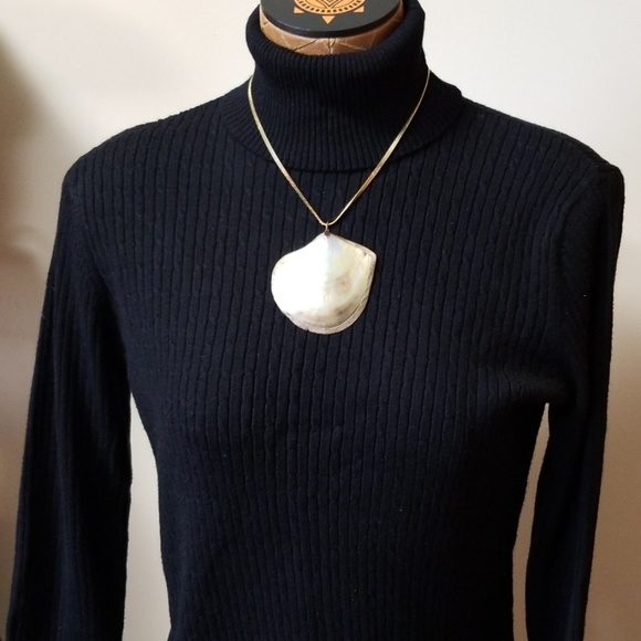 Gold Rimmed SeaShell Brooch/Pendant - Picture 1 of 6